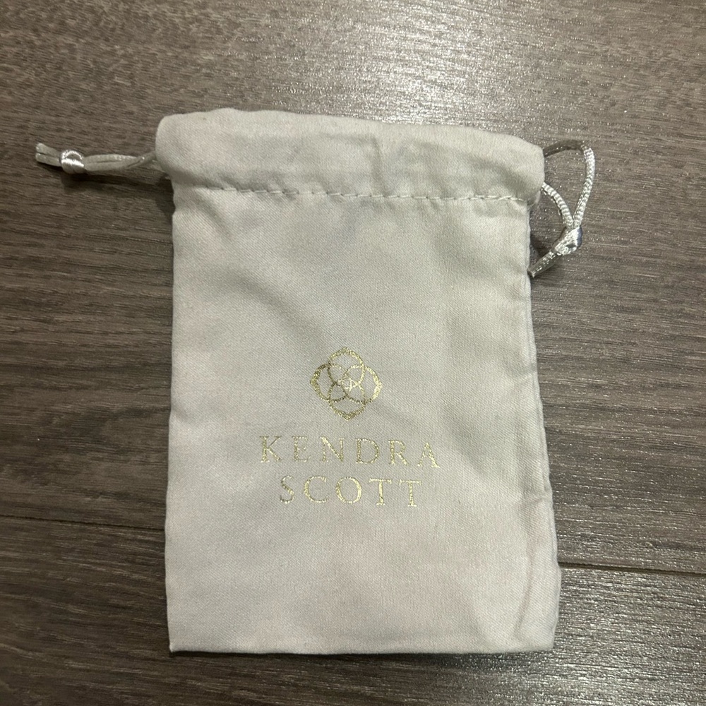 Kendra Scott Letter K Pendant Necklace in Gold + Dust Bag - Picture 4 of 4
